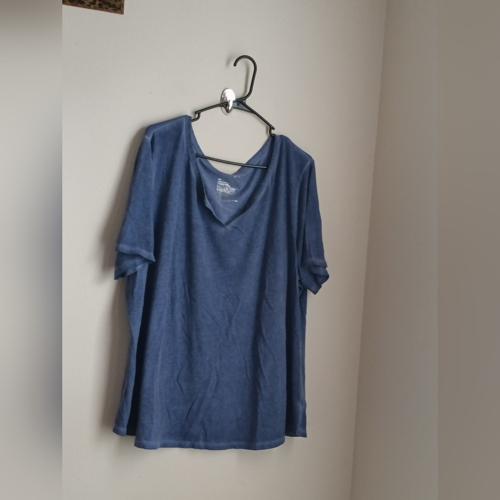 Terra & Sky Top Women 2X (20W-22W) Washout Blue Short Sleeve V-Neck Tee Casual